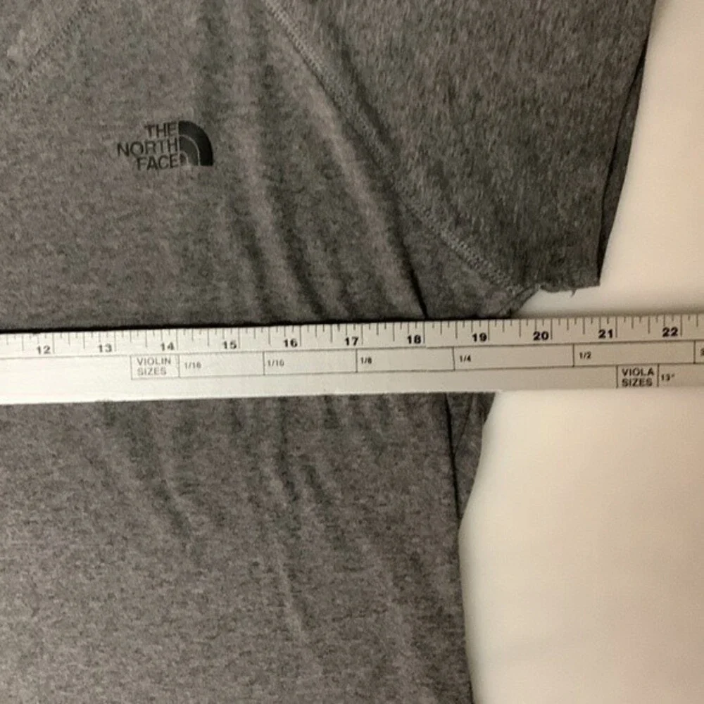 The North Face Women's Gray Performance SS V-neck Breathable Active Top Size L - Picture 7 of 8